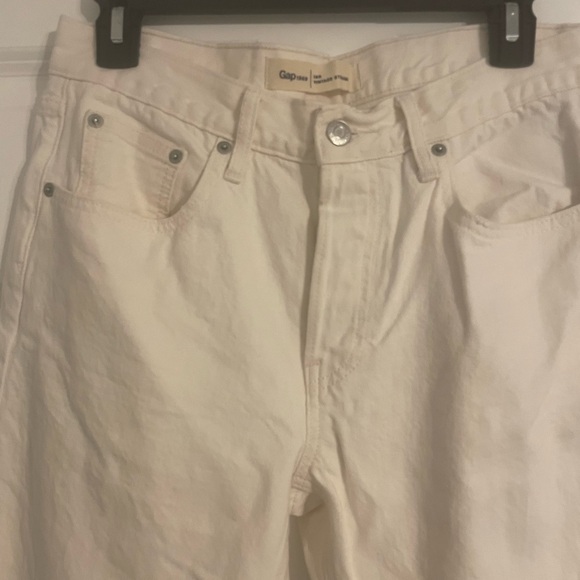 GAP Vintage Straight Distressed Denim - Picture 2 of 6